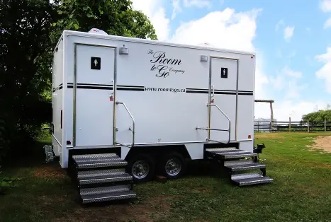 Large portable washroom for large groups